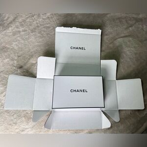 Chanel signature black-and-white gift box with wrap filling. NEW